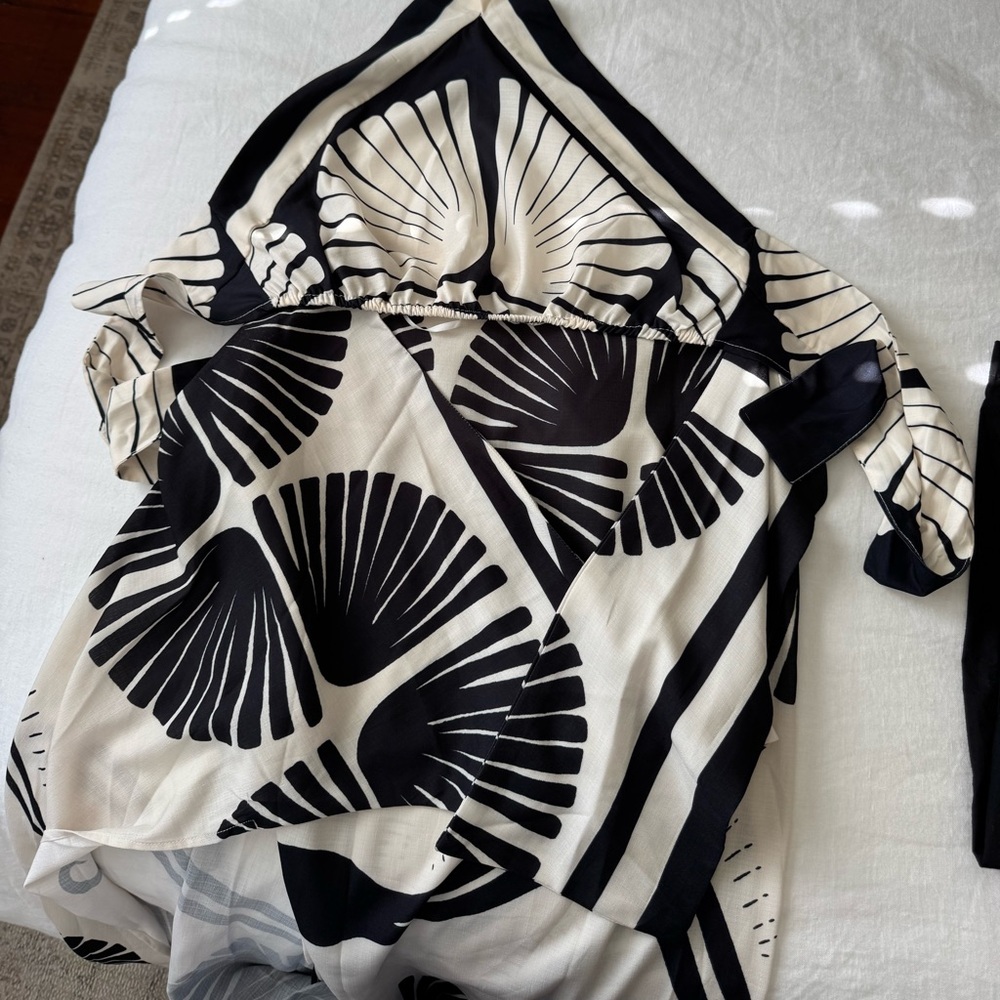 Commense Top + Skirt Set - Picture 3 of 5